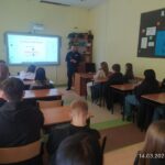 Policjant spotkał się z pierwszoklasistami