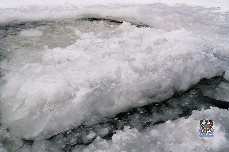 Wałbrzyscy policjanci ostrzegają przed wchodzeniem na zamarznięte zbiorniki wodne