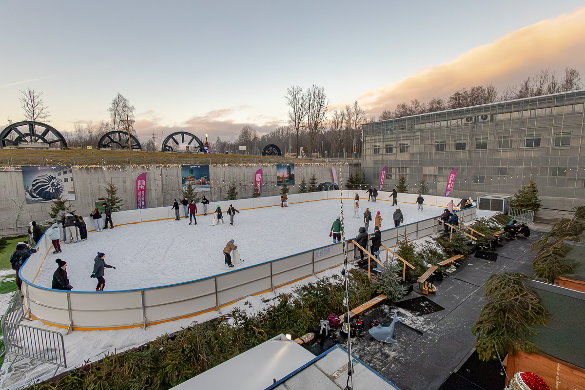 Ferie na lodzie w Starej Kopalni. Curling, Walentynki i codzienna dawka zimowej radości
