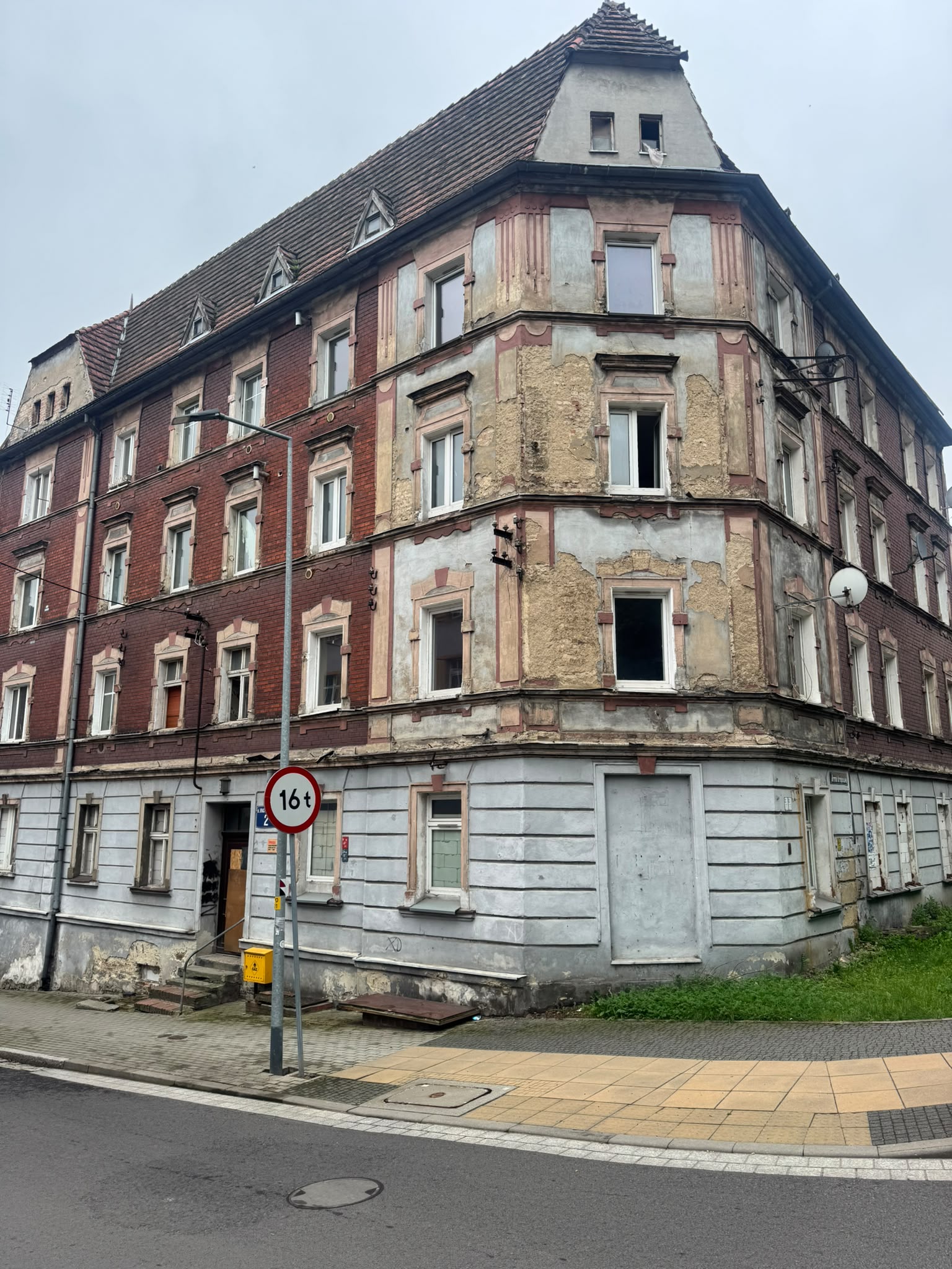 Była rudera, będą nowoczesne mieszkania!