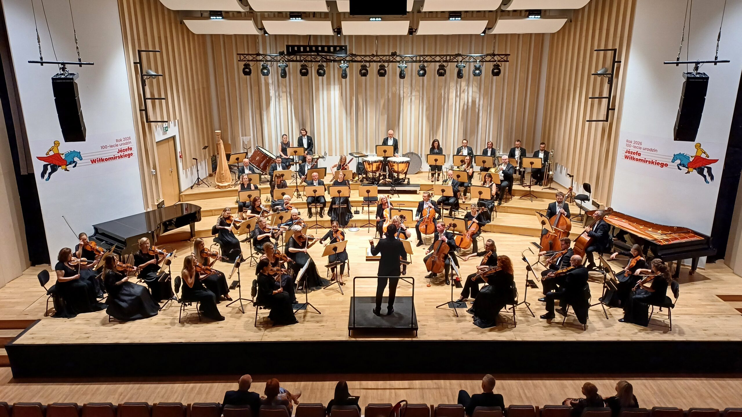 ​Królewska uczta, która pobudzyła wszystkie zmysły – recenzja koncertu inaugurującego 49. sezon artystyczny w Filharmonii Sudeckiej
